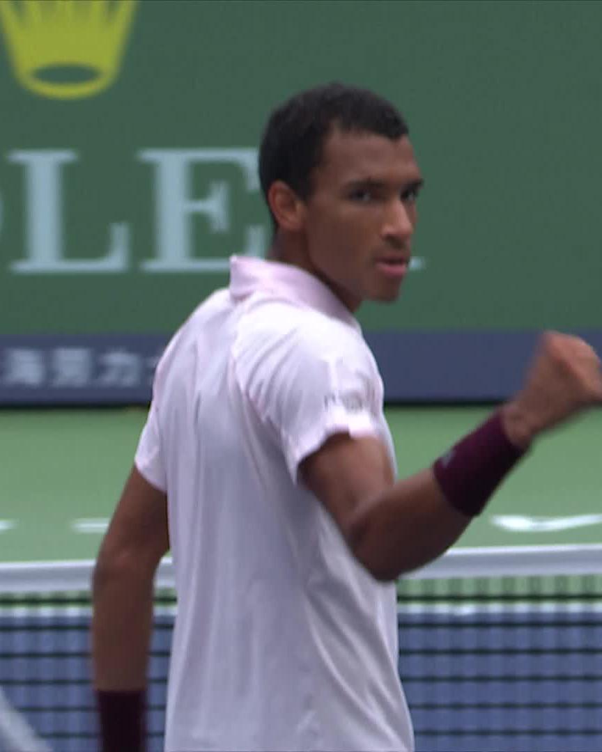 Final 16 for Felix 👉 2025 quarter-finalist Auger-Aliassime beats Carreno Busta in three - 6-3 4-6 6-1! Félix AugerAliassime #RolexShanghaiMasters