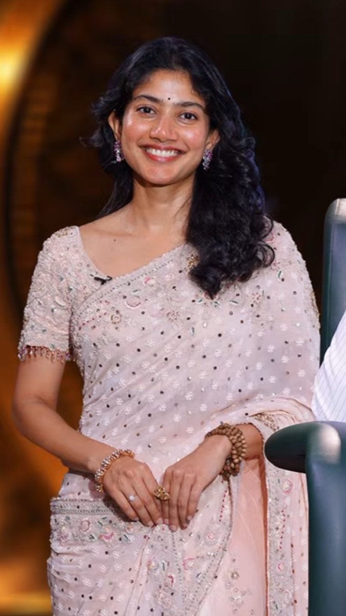 Protect her smile at all costs. She deserves all the happiness in this world. 🥹♾️ Sai Pallavi | #SaiPallavi ❤️