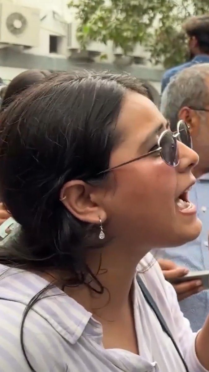 When Bhagyashree Sharma asked the CJP tough questions at the press conference that didn’t fit their narrative, the cockroaches standing there turned against her.