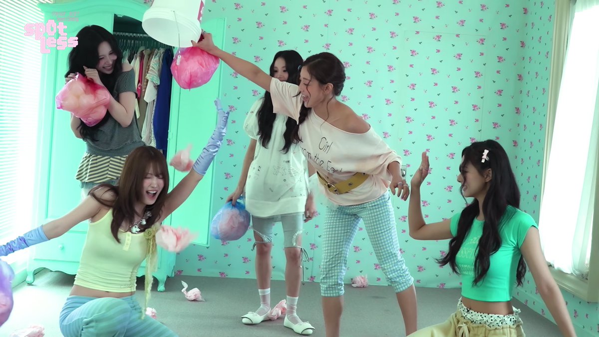 MOMO FOR THE ANTI BULLYING CAMPAIGN AGAIN 😭