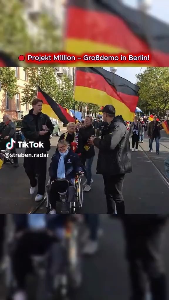 Der linke Streamer Marcant belästigt Frauen. Eine davon sitzt im Rollstuhl.