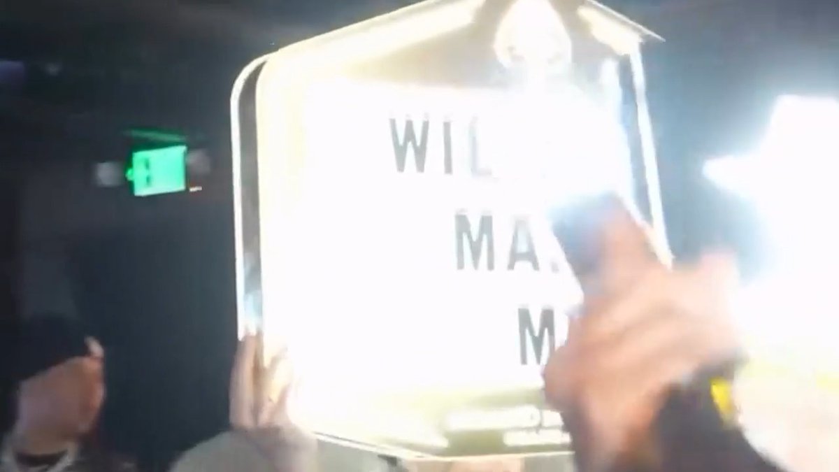 Blueface proposes to Chrisean Rock at an Arizona nightclub ๐ ๐ฅ: Kick/Blueface