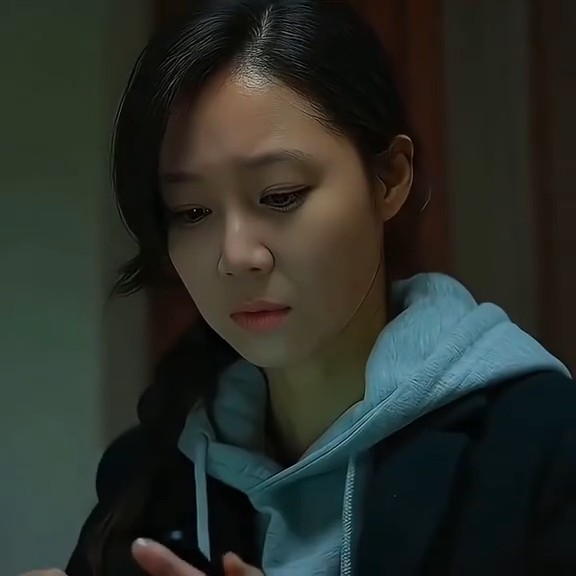 SHE INSTALLS A CAMERA IN HER APARTMENT BECAUSE SHE SUSPECTS SOMEONE HAS BEEN STALKING HER. BUT WHEN SHE GETS HOME AND CHECKS THE FOOTAGE, WHAT SHE DISCOVERS IS FAR MORE TERRIFYING THAN SHE EVER IMAGINED…