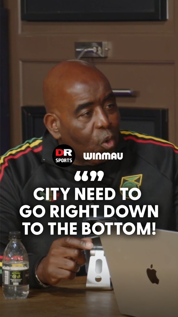 Robbie isn't happy with City fans MOCKING the charges! 😤 Your phone can now score your darts for you 🎯Try one free month of Autodarts Plus by entering code DRSPORTS here 👉 Powered by @winmau. #WeekendRoundUp