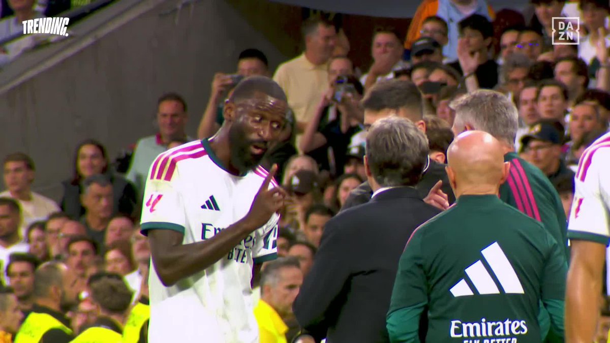 "ESPERO QUE SI ME TOCAN UN PELO LE SAQUÉIS LA ROJA" 🗣️ Cucurella y su reacción a la expulsión de Vinicius JR 🟥 #TRENDING