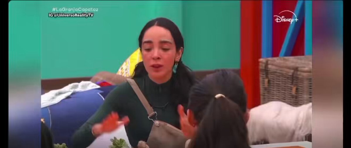 Manelyk verdaderamente es la reina de los Realitys y soporten!!! La única que tiene leído el juego y ya se harto, es más, hasta Rafa ya harto del payasito #LaGranjaVip #LaGranjaCapataz