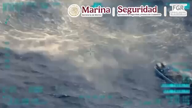En una operación marítima de SEMAR México, en coordinación con la Guardia Costera de Estados Unidos U.S. Coast Guard fueron detenidas seis personas y aseguradas aproximadamente 1.2 toneladas de cocaína a bordo de una embarcación frente a las costas de Oaxaca. Durante la administración de la Presidenta Claudia Sheinbaum Pardo, la Secretaría de Marina SEMAR México ha asegurado más de 90 toneladas de cocaína en operaciones marítimas. Esto representa millones de dosis que se dejan de vender en las calles y millones de dólares que dejan de ingresar a las organizaciones criminales para comprar armas, cooptar y corromper a jóvenes y autoridades, y generar más violencia en nuestro país.