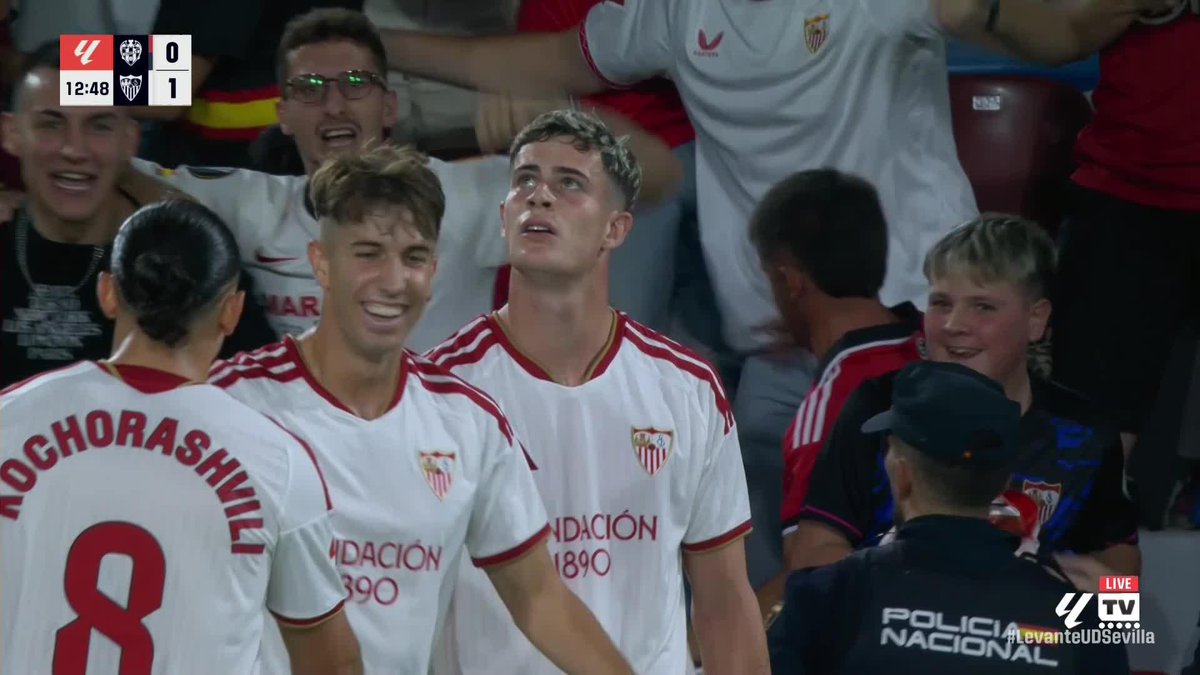 Robbie Ure scores his first LALIGA goal! 🏴 He pounces on a poor pass and shows great composure to evade the 'keeper before finishing 👏