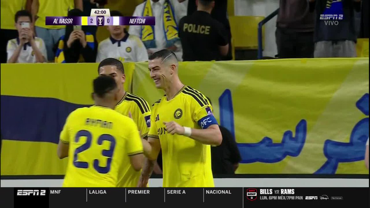¡¡CR 981!! Cristiano Ronaldo recibió una asistencia de pecho y, mediante una media vuelta LETAL, marcó un golazo para el 2-0 del Al Nassr ante PFC Neftchi. 📺 La #AFC Champions League, por ESPN en el Plan Premium de #DisneyPlus