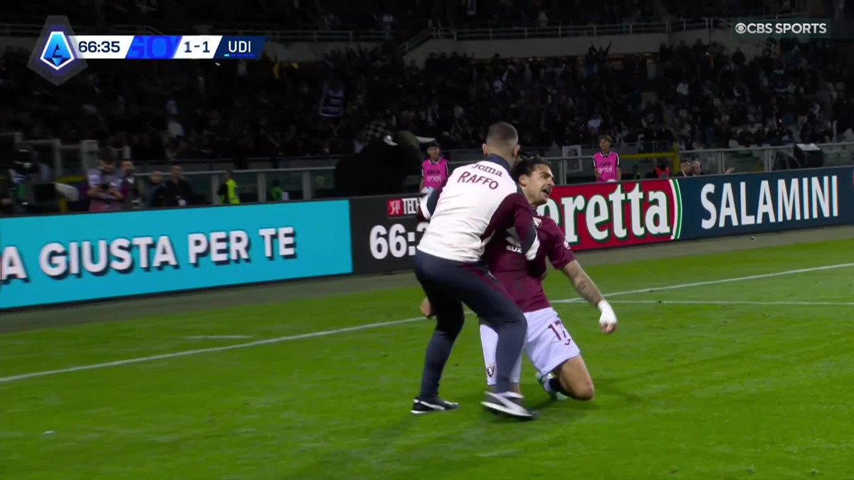 Torino go back in front...🤩 Sandro Kulenović takes advantage of a calamitous mistake at the back to put Toro 2-1 up vs. Udinese 😬 Watch Serie A on Paramount+ 📺