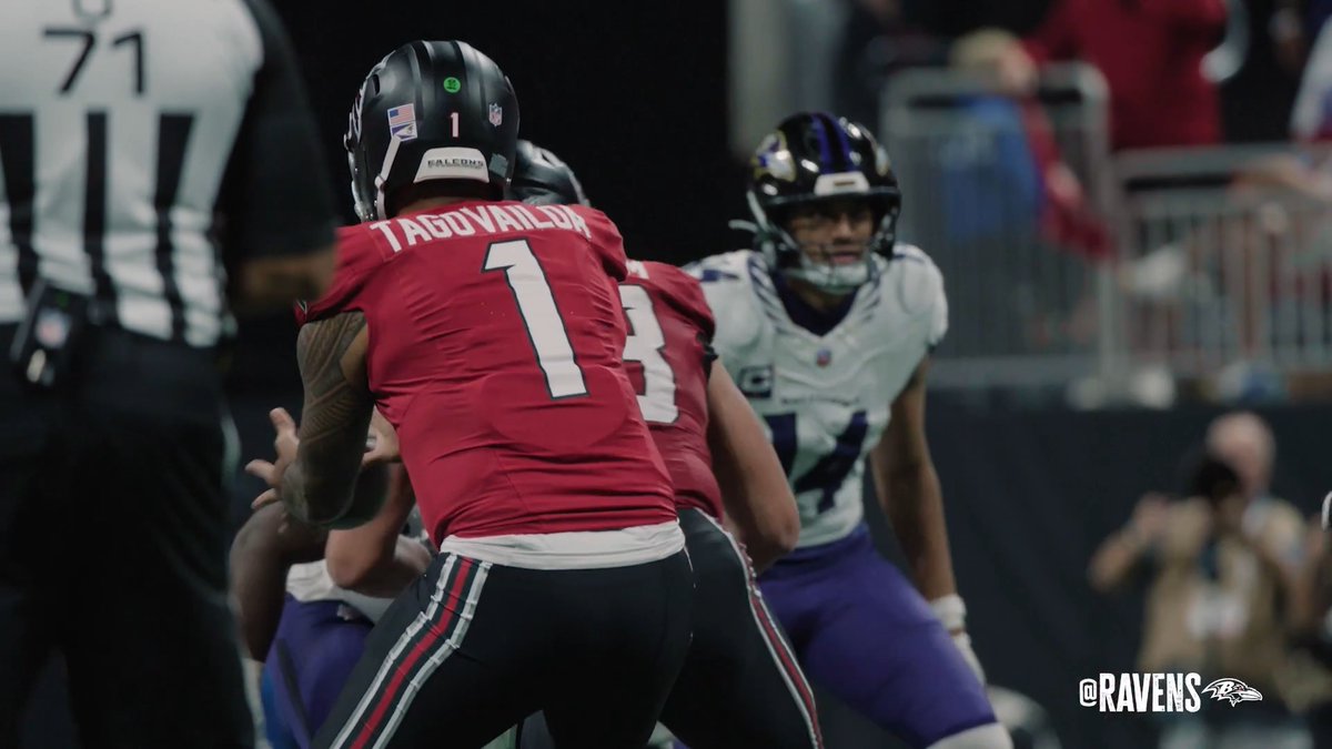 Watch Kyle Hamilton read the play the whole way on his game-sealing INTERCEPTION. 😈 Get more highlights on