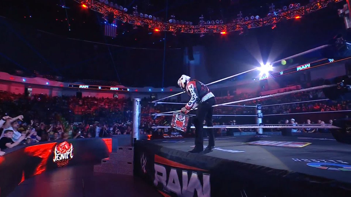 Mr. Money in the Bank Penta is HERE with his custom briefcase!! 🔥 PENTA EL ZERO M