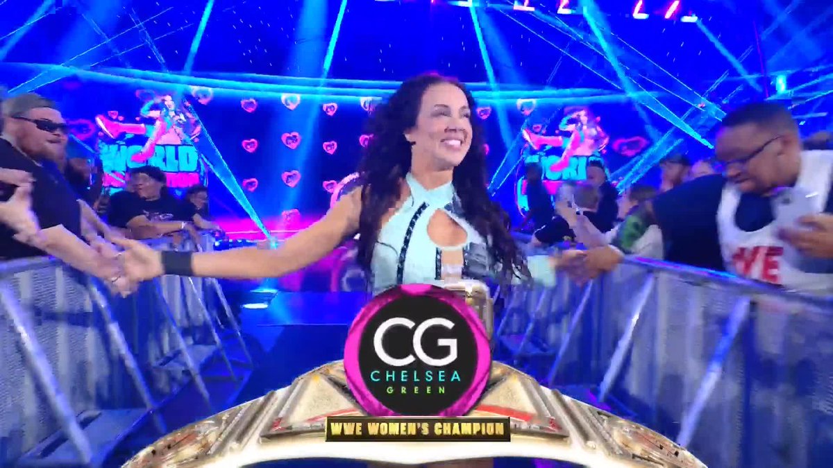 PLEDGE ALLEGIANCE 🫡 CHELSEA GREEN is HERE on #WWERaw!