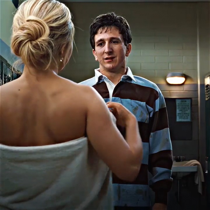 Nick and his friends navigate high school graduation night adventures, dealing with absurd bets and unexpected chaotic moments in a funny coming-of-age comedy. Grad Night🎬