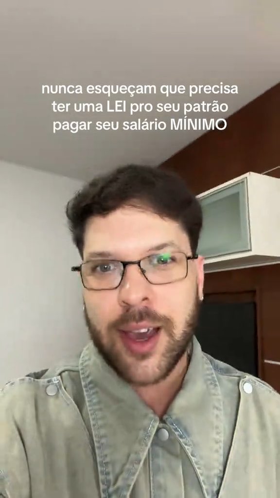 esse cara praticamente desenhando pra explicar o discurso ilusório e patético de que o trabalhador deve negociar com o patrão sendo que se não fosse pelo salário mínimo nem isso eles ganhariam