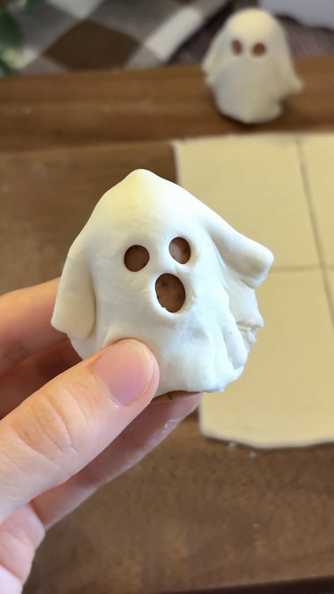 【どの子が好き?】簡単なのにかわいすぎる♡ハロウィンパーティーにぴったり!おばけソーセージパイ / Ghost Sausage Pies 👻🧡
