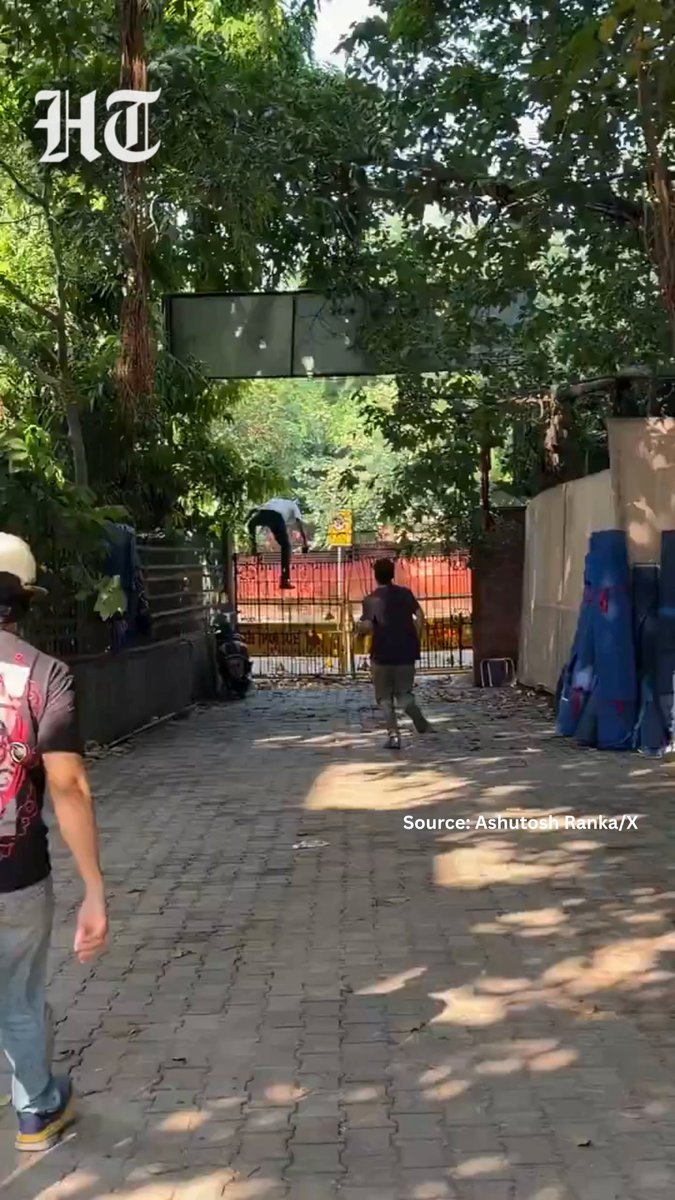🎥#WATCH | Cockroach Janta Party (CJP) chief spokesperson Saurav Das and its national spokesperson Ashutosh Ranka were detained by the Delhi Police on Tuesday morning after entering Jantar Mantar by jumping the locked gates, a day after the site lots its designated protest venue status. Ranka shared a video on his X handle, showing him and Saurav Das climbing the locked gates of Jantar Mantar and entering the venue before getting caught by police personnel present there. More details: 📲 For News on the go, Download HT app👇
