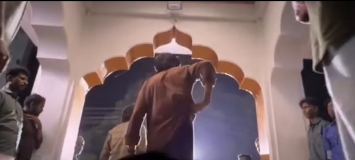 To some Vijay fans supporting Jailer 2… ஜெயிலர் Audio Launch-ku apram, Thalapathy padathukku oru naal kooda Mentalan fans support pannadhu illa… எப்பவும் நெகட்டிவிட்டி மட்டும் தான்! #Jailer2Disaster — எவன் வந்தாலும் அடிப்போம்!