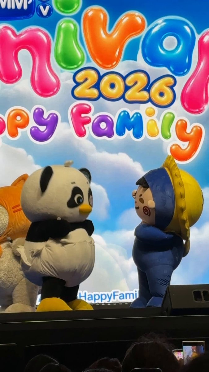 ลูน่าเต้น จัมโม่ยืนดู อะไรไม่รู้แต่ขำชห 5555555555555 #GMMTVFANIVAL2026HappyFamily #LUNAR #JUMMO