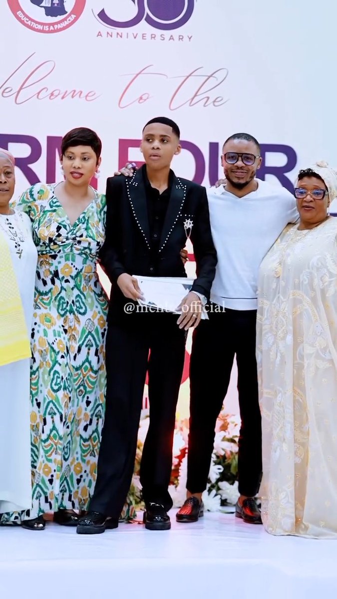 Mtoto wa Alikiba wa Kwanza kwenye Graduation yake ya form 4. Dogo kampita urefu mzee wake