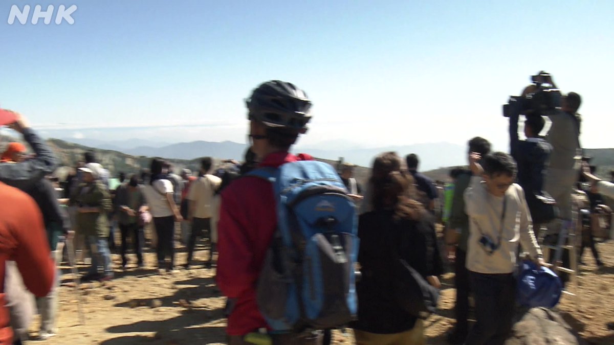 草津白根山の「白根山」の噴火警戒レベルが「1」に引き下げられたことを受けて、13日から、およそ8年ぶりに、火口湖の「湯釜」周辺の立ち入り規制が一部解除されました。 #ほっとぐんま630 でお伝えします。