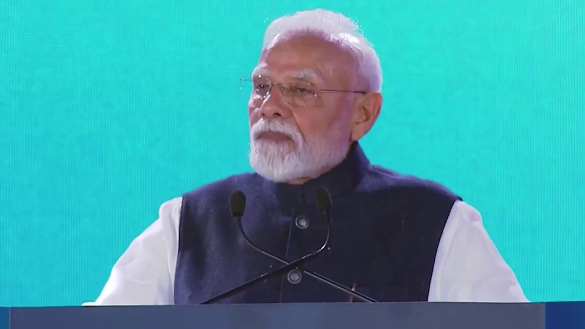 🔹Today, India’s foreign exchange reserves exceed 700 billion dollars, and our banking system stands among the strongest in the world. This strength is reflected in the upgrades to India’s sovereign ratings 🔹India’s confidence is soaring to unprecedented heights. We are advancing reforms with a clear vision and a well-defined policy direction. Through #GST, we have transformed a complex web of taxes into a unified national market 🔹We have introduced an insolvency law and consolidated 29 labour laws into four simplified labour codes. We have also liberalised hundreds of minor business-related provisions, making it easier to do business - Prime Minister Narendra Modi at the Bloomberg New Economy Forum