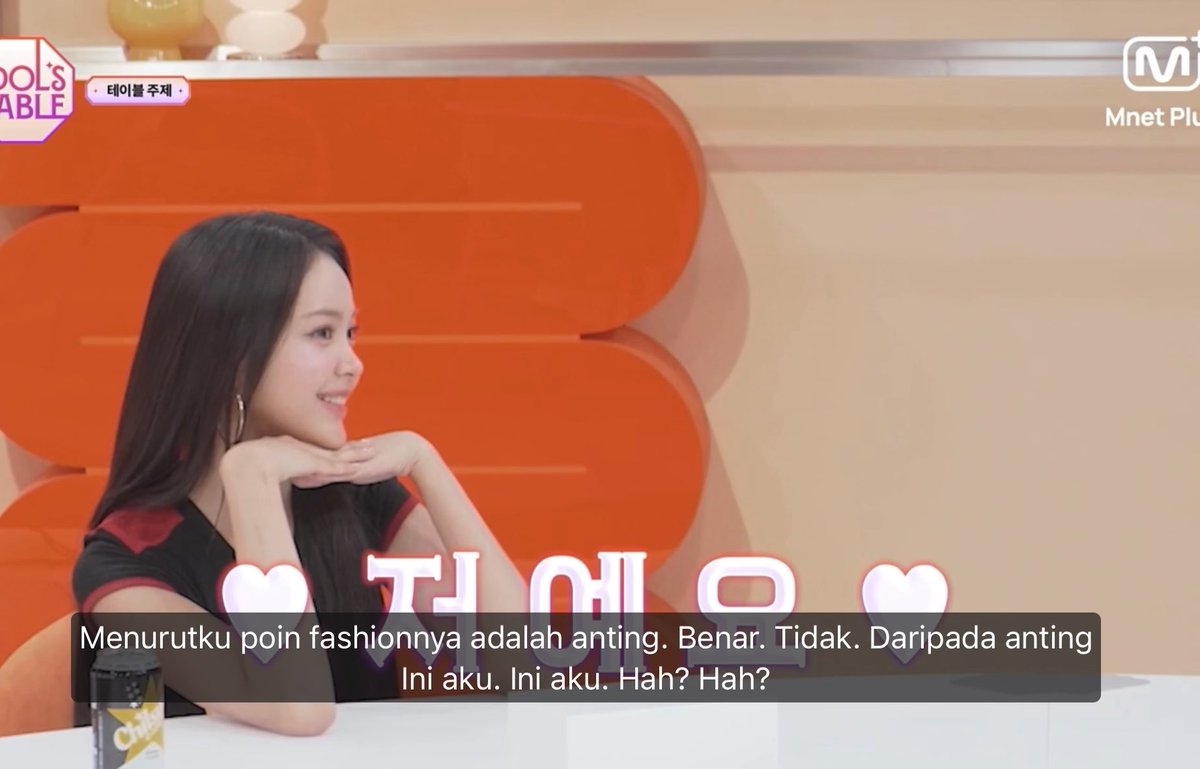 NGAKAK CARMEN 😭😭😭 SIAP MEN EMANG LU PALING CANTIK DAN CENTIL SEMUA CAST MA HOST KESTUN PESONANYA CARMEN 😭😭😭 👧 : Menurut poin fashion dari Carmen hari ini adalah Anting nya 🌴 : Daripada anting menurut ku poin fashion ku hari ini… 🌴 : ADALAH AKU JAEMIN, CHENLE, BAMBAN, TSUKI, HANBIN SBN SEMUA SHOCK 😭😭😭 PECAH KETAWAKU LIAT CARMEN