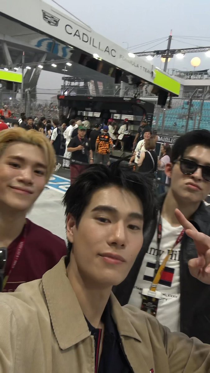 a Tommy race weekend all in 60 seconds. JANG WONYOUNG, Jung Hae In and Jung Yong Hwa, Phuwin, Pond and Fourth take you along to the Singapore Grand Prix. Cadillac Formula 1 Team phuwintang FOURTH ppnaravit