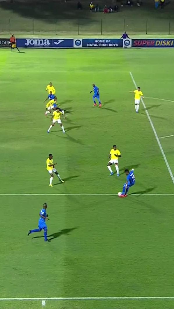 The assistant referee puts an end to Richards Bay's celebrations 👀🚩 📺 Stream #BetwayPrem on DStv: