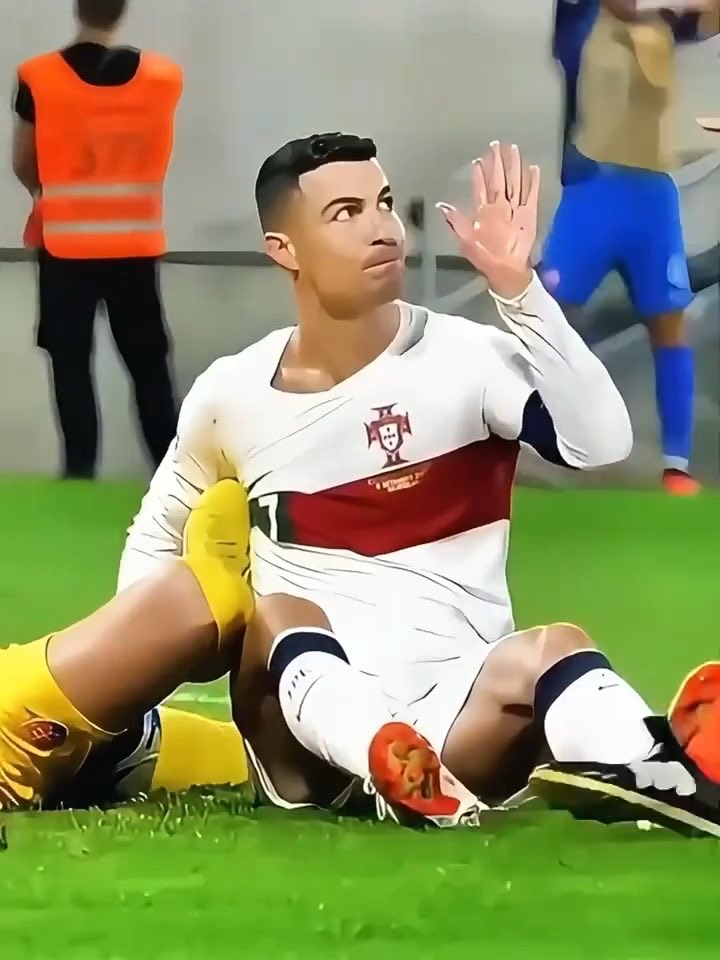 Cristiano Ronaldo is the most humble player I have everseen. 😊 ⚽️ Grok how true is this
