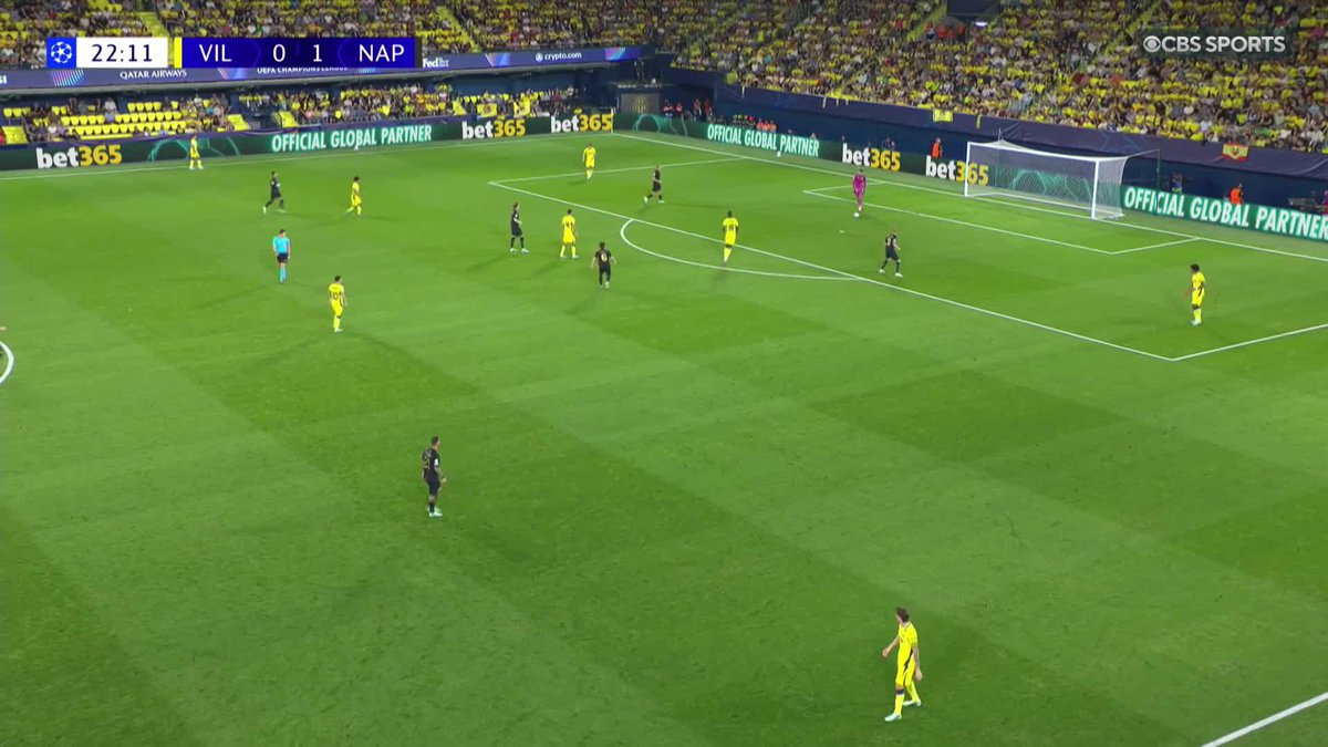 Villareal flip the script! 🫨 Two goals in four minutes to stun Napoli and give the Yellow Submarine a 2-1 lead 👀 Watch the #UCL on @ParamountPlus 📺
