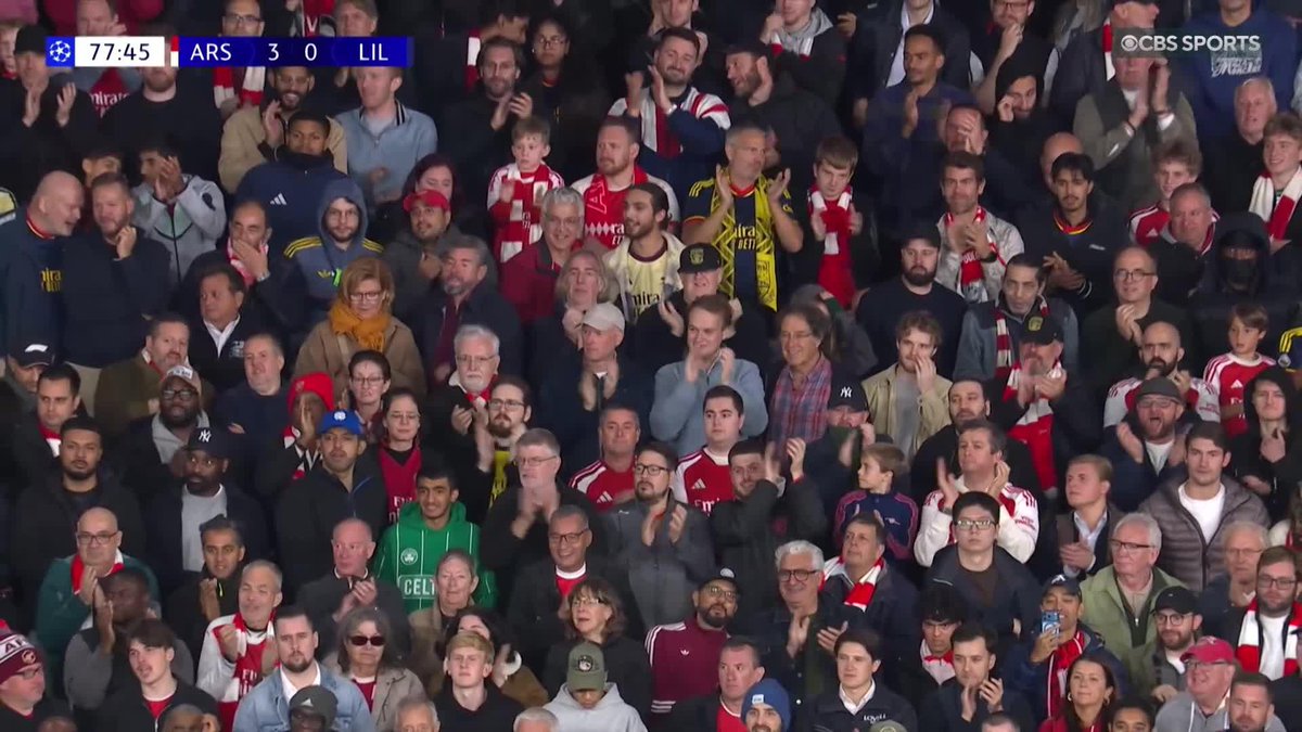 Olivier Giroud gets a warm welcome on his return to the Emirates ❤️