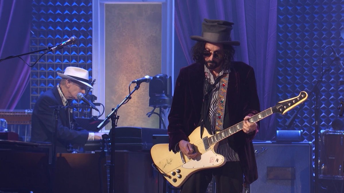 The original Heartbreakers, Mike Campbell // The Dirty Knobs , Benmont Tench, Stan Lynch, and Ron Blair, reunited alongside Chris Stapleton to play “Breakdown” at the 25th Annual Americana Music Association Association Awards, just before being presented with the Lifetime Achievement Award.