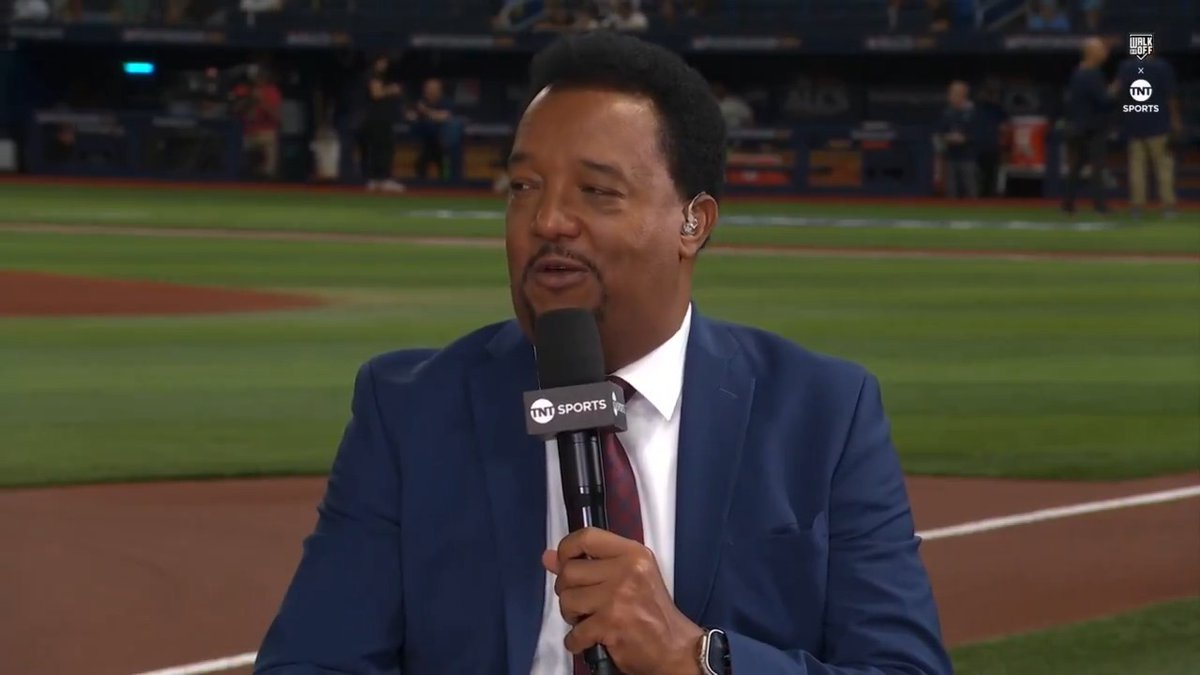 .Pedro Martinez helped José Ramírez's mom travel to Cleveland to see him ❤️