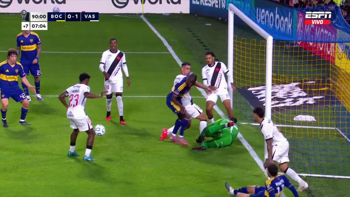 😱 ¡INCREÍBLE FINAL EN LA BOMBONERA! Enner Valencia no la pudo empujar y Boca terminó perdiendo 1-0 ante Vasco en la ida de semifinales. 📺 Mirá nuestros partidos de la CONMEBOL 🌎 #Sudamericana por ESPN en el Plan Premium de Disney+ Latinoamérica