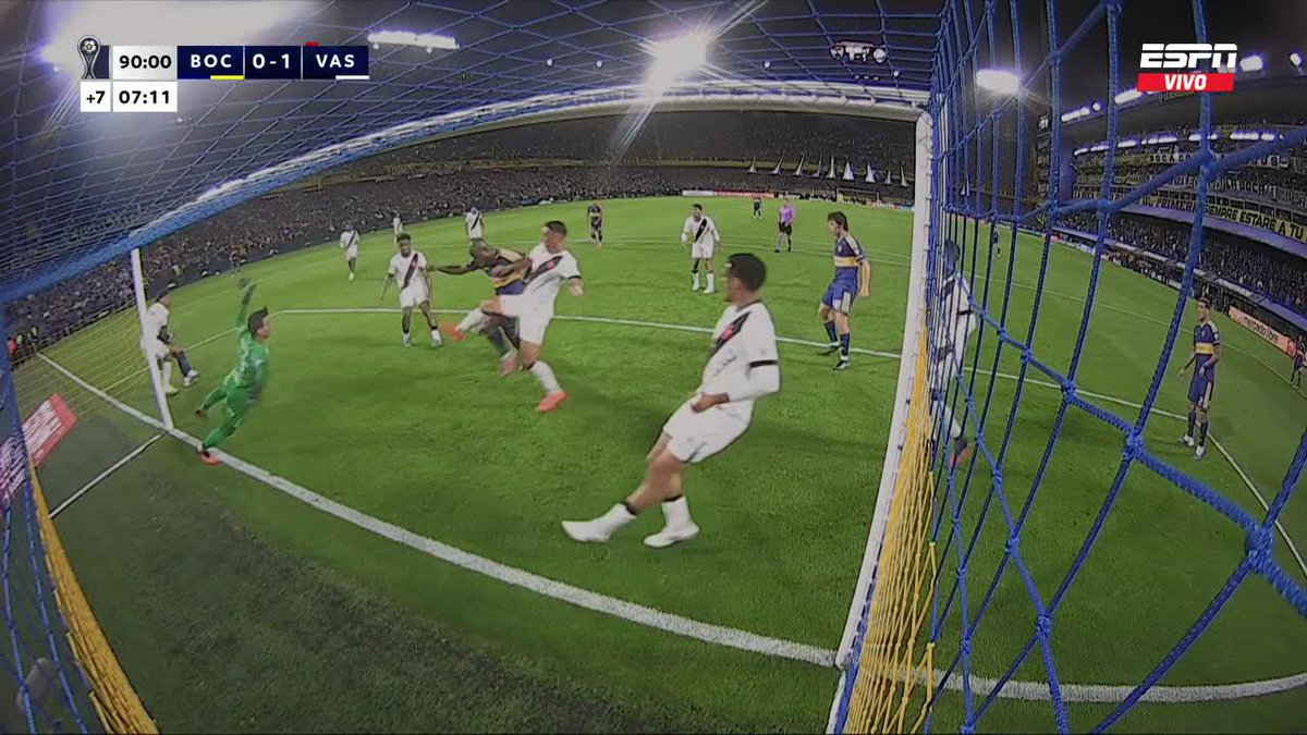 ¡¡ENNER TUVO EL EMPATE EN LA ÚLTIMA! En la puerta del arco, Valencia no llegó a definir y se perdió el 1-1 de Boca ante Vasco en la IDA. 📺 Las SEMIS de la CONMEBOL #Sudamericana, por ESPN en el Plan Premium de #DisneyPlus