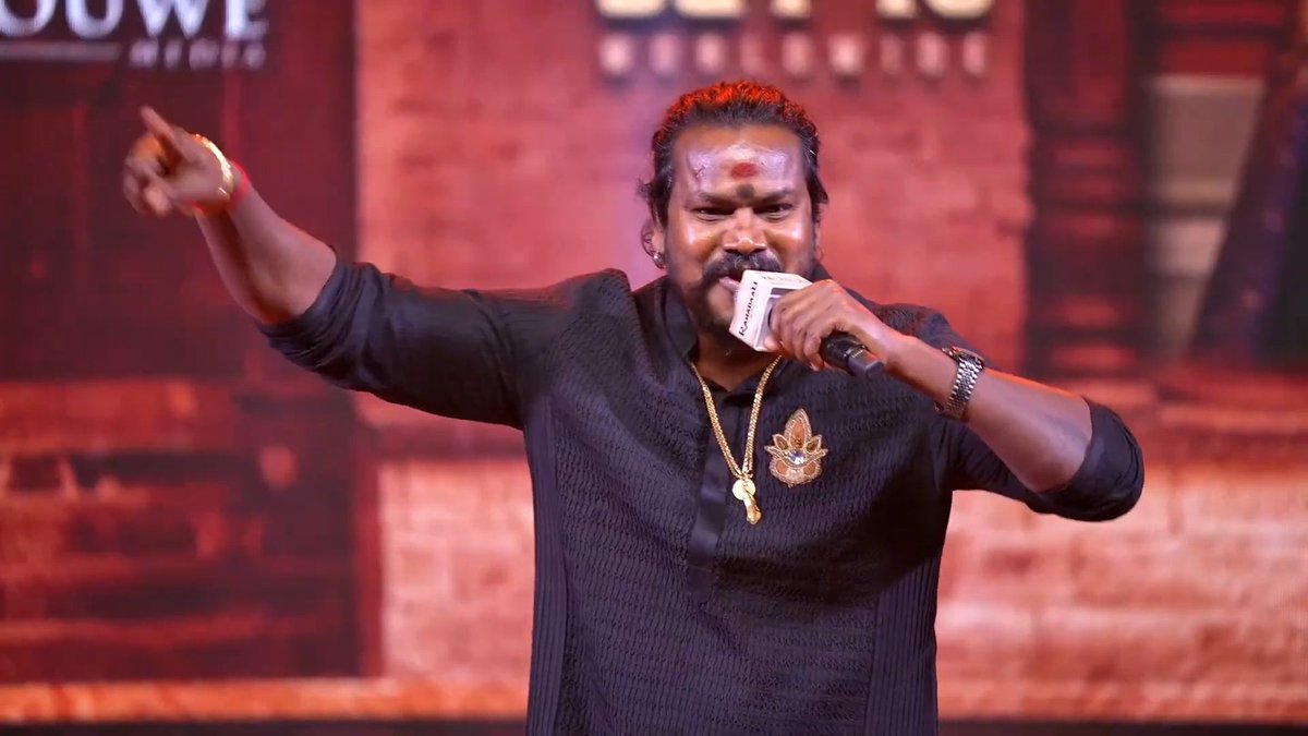 Some people are blessed by the Gods. From the Historic Folk of #Ranabaali - Raayal eylina Anantapuramu Paalegaalu nadisina durgam Macha leni Singanamala Pourushaniki puttina Nela.. I felt the effect of #Mahalingam garu's Folk storytelling and singing everytime he took the mike last night. I felt honoured to witness it ❤️