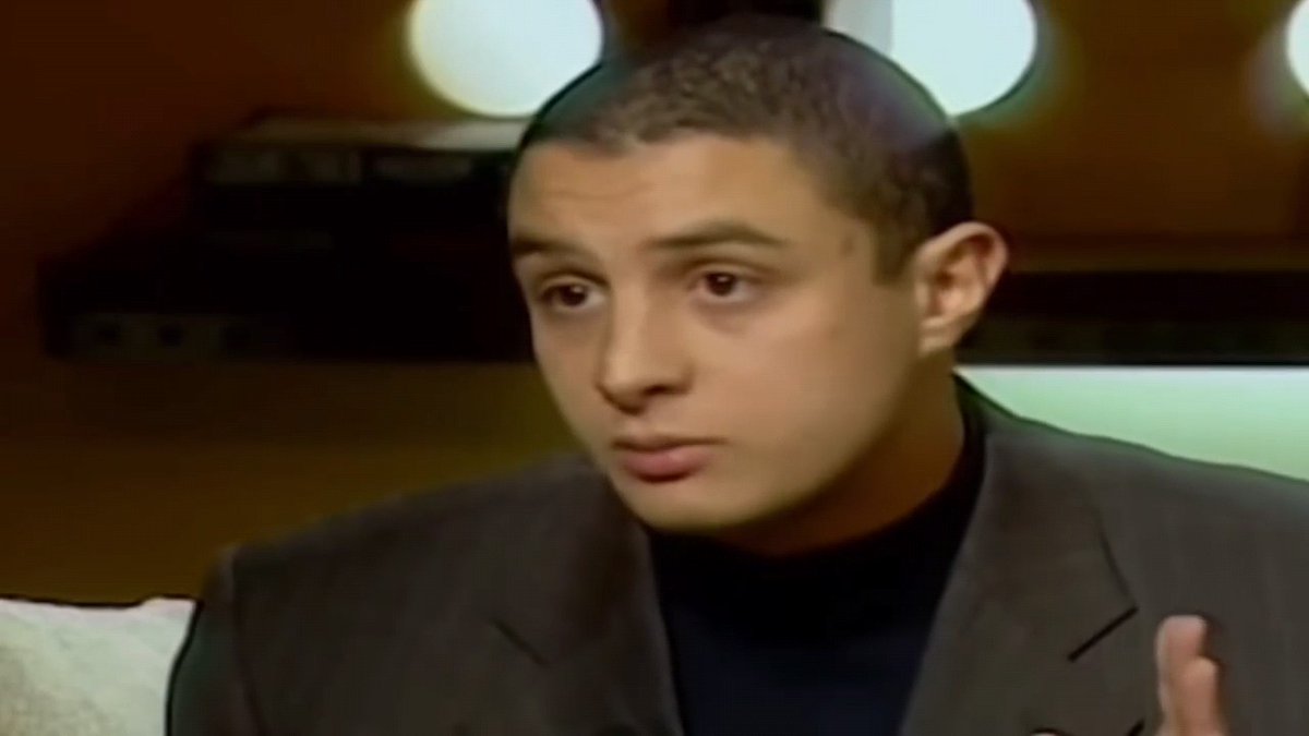 او يغيروا دينهم !!!! اللقاء ده لو اتعمل دلوقتي العيلة دي كلها هتتكنسل و اولهم الفيشاوي الاب لانه فعلا قدم خلاله مستويات قسوة و وضاعة صادمة.