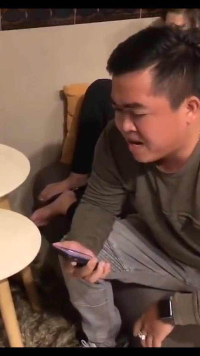 Dân mạng đào lại clip Nguyễn Sin đi tìm và thách thức Trần Thanh Hải. Theo nội dung thì ông Hải này tố ông Sin quỵt tiền từ thiện. Dạo này anh Sin hot quá, viral khắp nơi, đây có phải là điềm báo không anh em. 👇😎😎😎