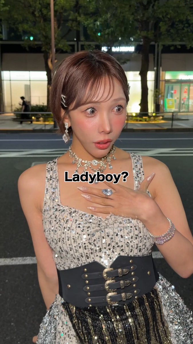 女性ですかニューハーフですか？？！