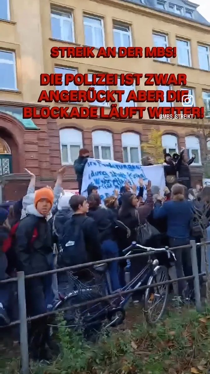 Die „Baby-Antifa“ blockiert heute die Max Brauer Schule in Hamburg Altona.