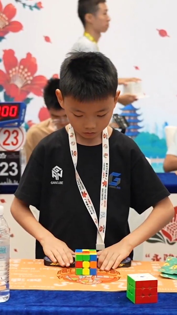 2.51 seconds 🤯 Xuanyi Geng from China just knocked off 0.25 seconds to smash the record for the fastest time to solve a 3x3x3 rotating puzzle cube 👏
