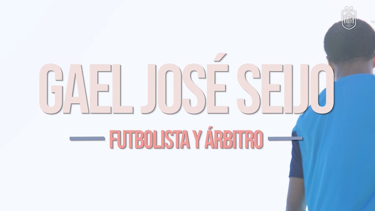 💫 Gael José Seijo, entre el balón y el silbato. Internacional con la #SUB15, sueña con ser 𝗳𝘂𝘁𝗯𝗼𝗹𝗶𝘀𝘁𝗮 𝗽𝗿𝗼𝗳𝗲𝘀𝗶𝗼𝗻𝗮𝗹 sin olvidar su otra gran pasión, el 𝗮𝗿𝗯𝗶𝘁𝗿𝗮𝗷𝗲. ℹ️ Conoce su historia: #NuestraBase