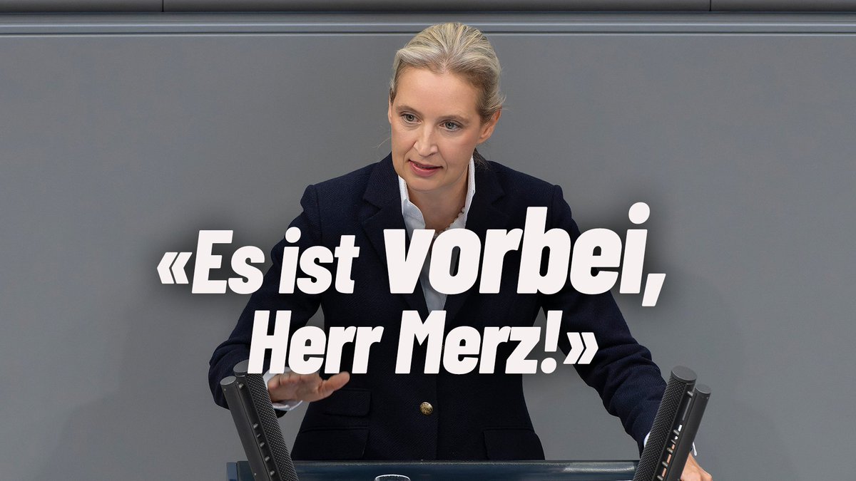 „Ein Bundeskanzler, der in der Hauptstadt eines anderen Landes, nämlich Kiew, martialische Reden schwingt und das deutsche Steuergeld zum Fenster hinauswirft für neue Ukraine-Hilfe, zeigt eins: Er ist für alle und für alles da, nur nicht für Deutschland.“