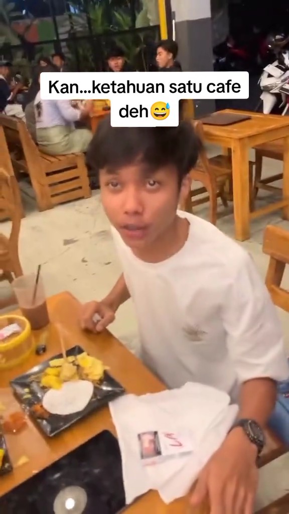 kenapa gacoan sering banget dijadiin tempat buat selingkuh ya? mana lagi sering bgt kepergok selingkuh di gacoan 😭