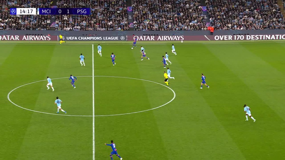 ¡¡UN GOLAZO DE ORO!! Doué recibió de Dembelé y le puso una tremenda asistencia al Balón de Oro para que meta el cabezazo y anote el 2-0 de PSG vs. Manchester City. 📺 Toda la #UCL por ESPN en el Plan Premium de #DisneyPlus
