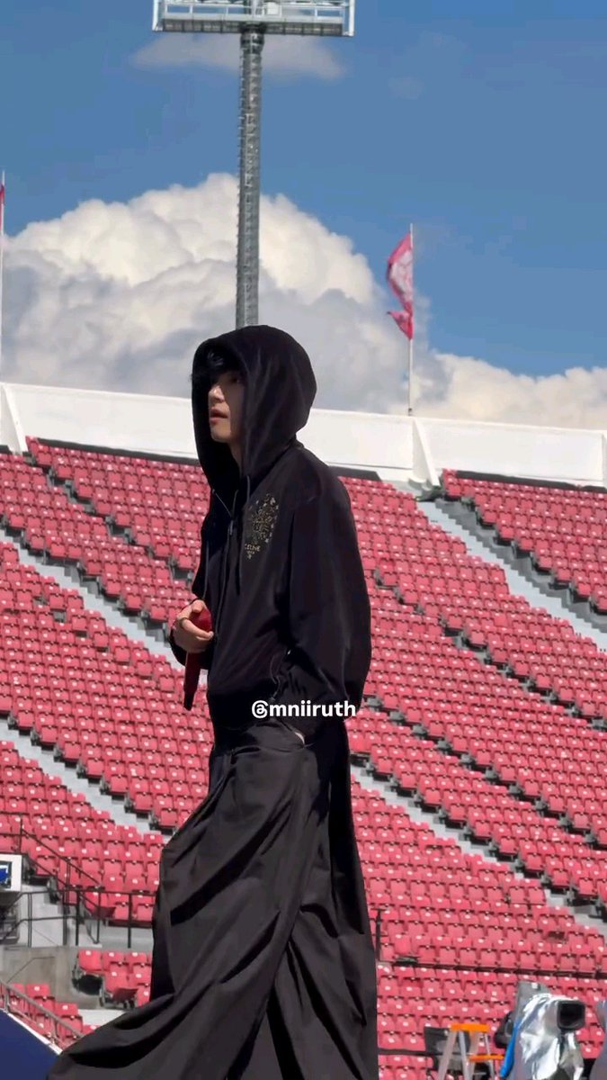 AEGI TAEHYUNG ☹️🫶 his pants are so cool