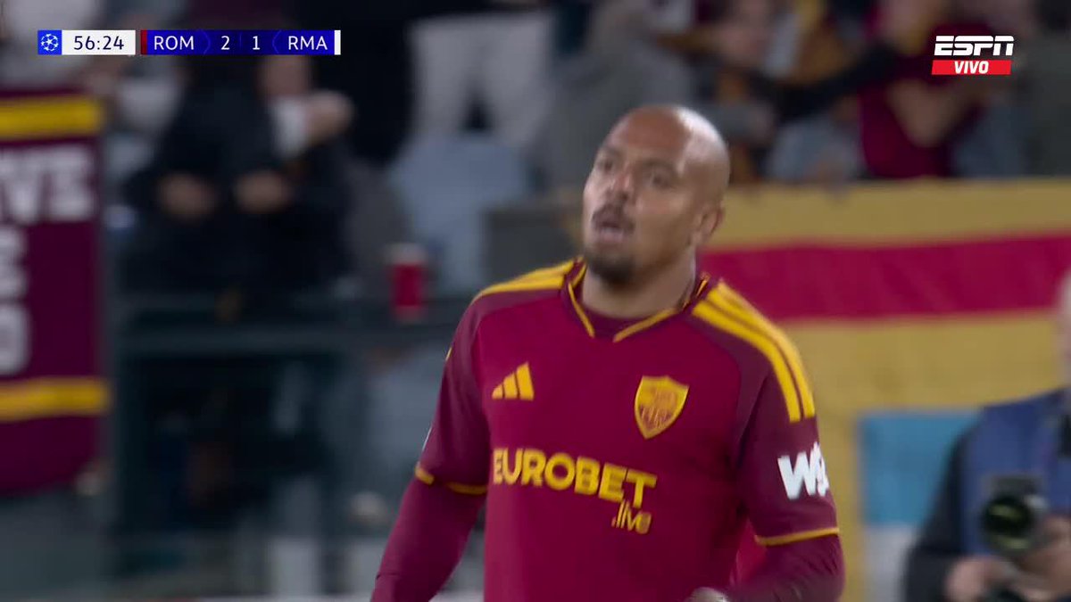 ¡PERO POR FAVOR, QUÉ PASE PUSISTE, MATÍAS! El argentino Soulé habilitó a la perfección a Malen para que el neerlandés anote su doblete y el ¡3-1! de Roma vs. Real Madrid. 📺 Toda la #UCL por ESPN en el Plan Premium de #DisneyPlus