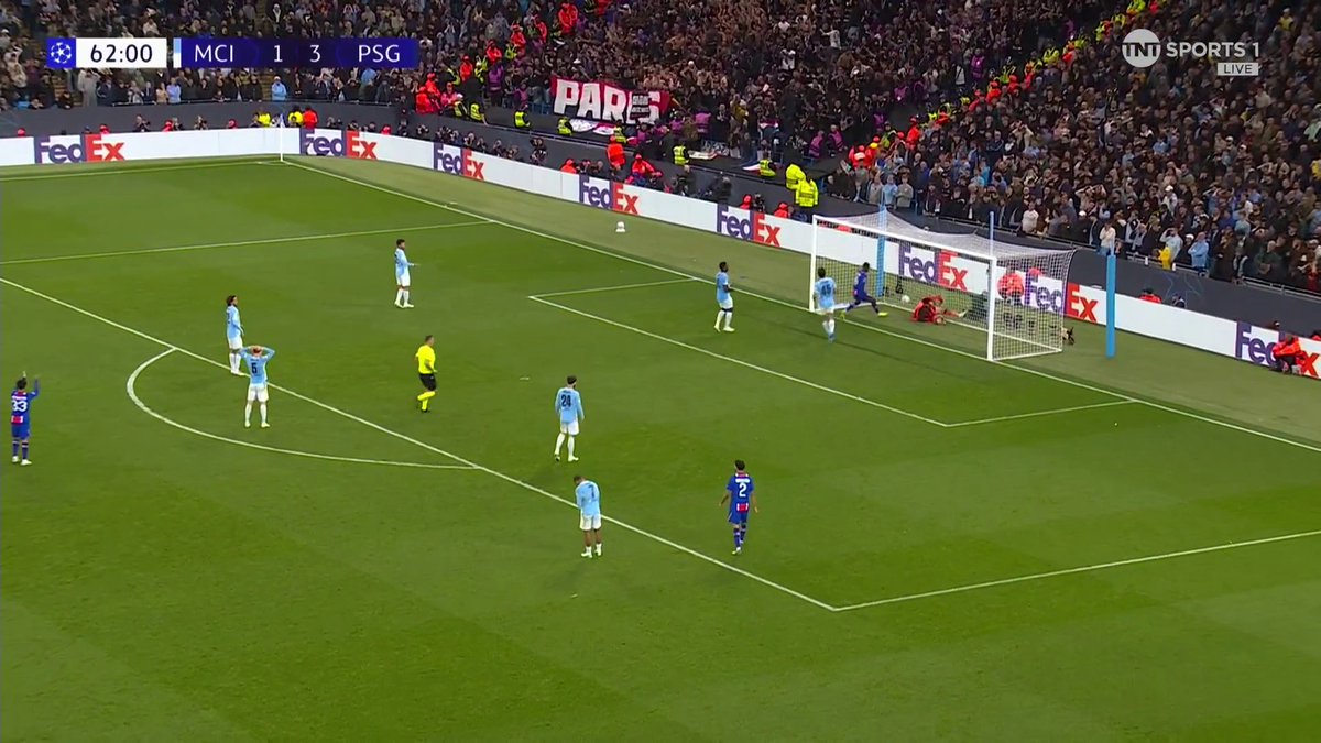 Donnarumma is unable to keep out Akliouche’s long range effort, and it’s 4-1 to PSG 😳 📺 Stream on TNT Sports &amp; HBO Max