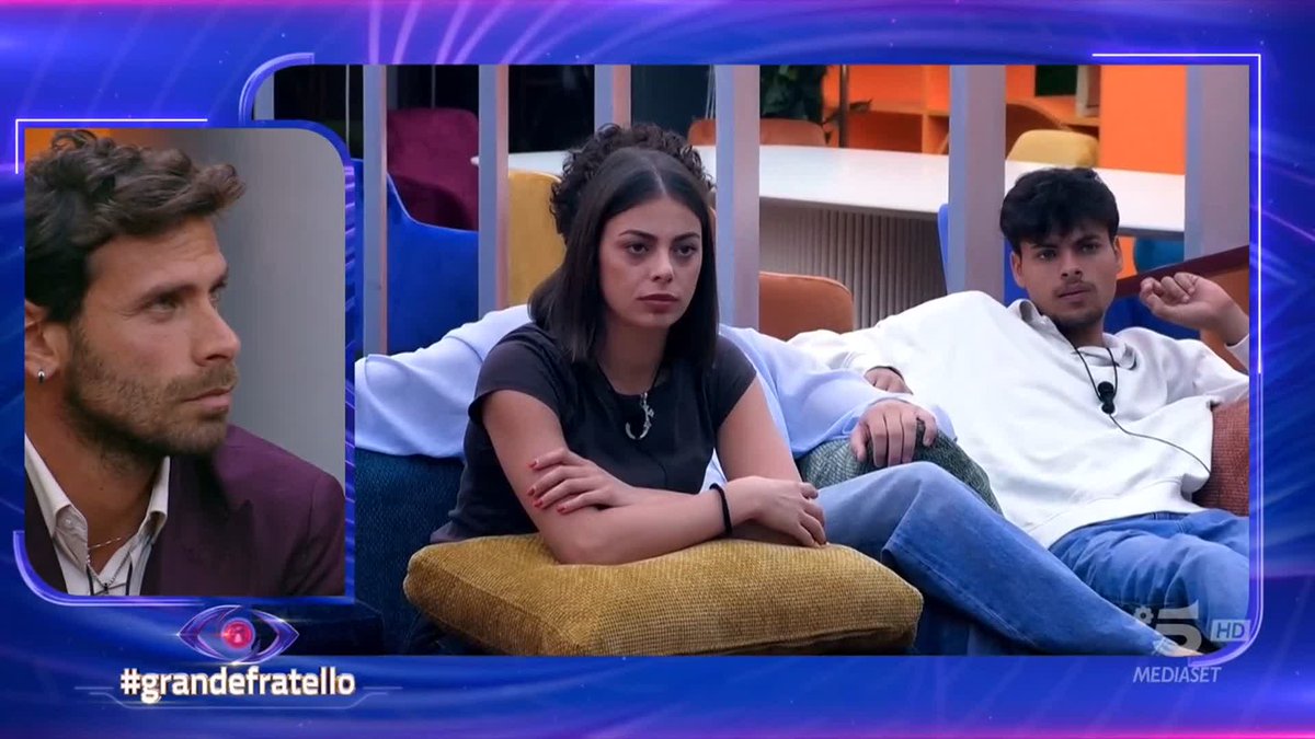venerdì deve andare in onda una clip simile dopo questo gioco imbarazzante, devono sapere che qui sopra li abbiamo schifati ad ogni risposta inutile, ora metto pure l'hashtag per quanto sono nera #gfvip